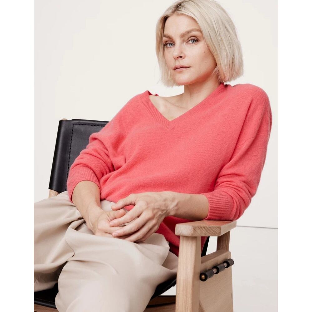 Banana Republic Oversized Cashmere V-Neck Sweater Women’s L Pink Cottagecore
